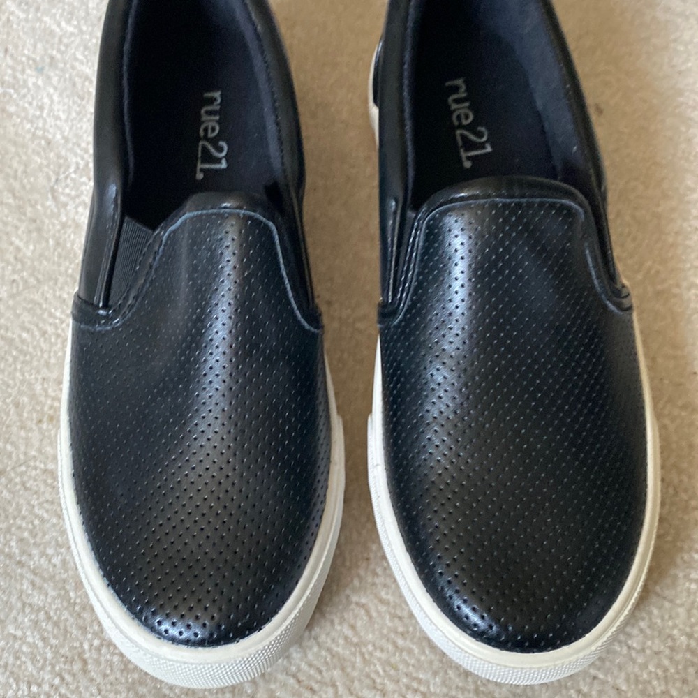NWOT Rue 21 Black Faux Leather Slip On Shoes